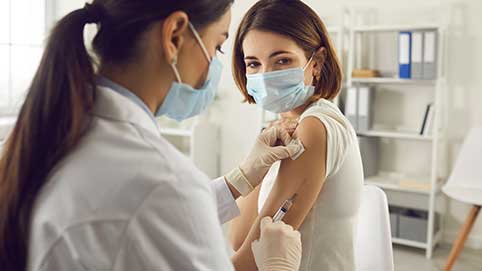 La vaccinazione è sicura per chi ha avuto il Covid-19?